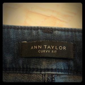 ANN TAYLOR - patterned jeans